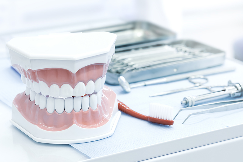 全身咬合をふまえた噛みやすい入れ歯の設計